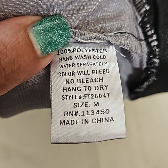 YaYa & Co Women's Sequins Open Back Top With Tie Front Black/ Silver Medium - Picture 8 of 16